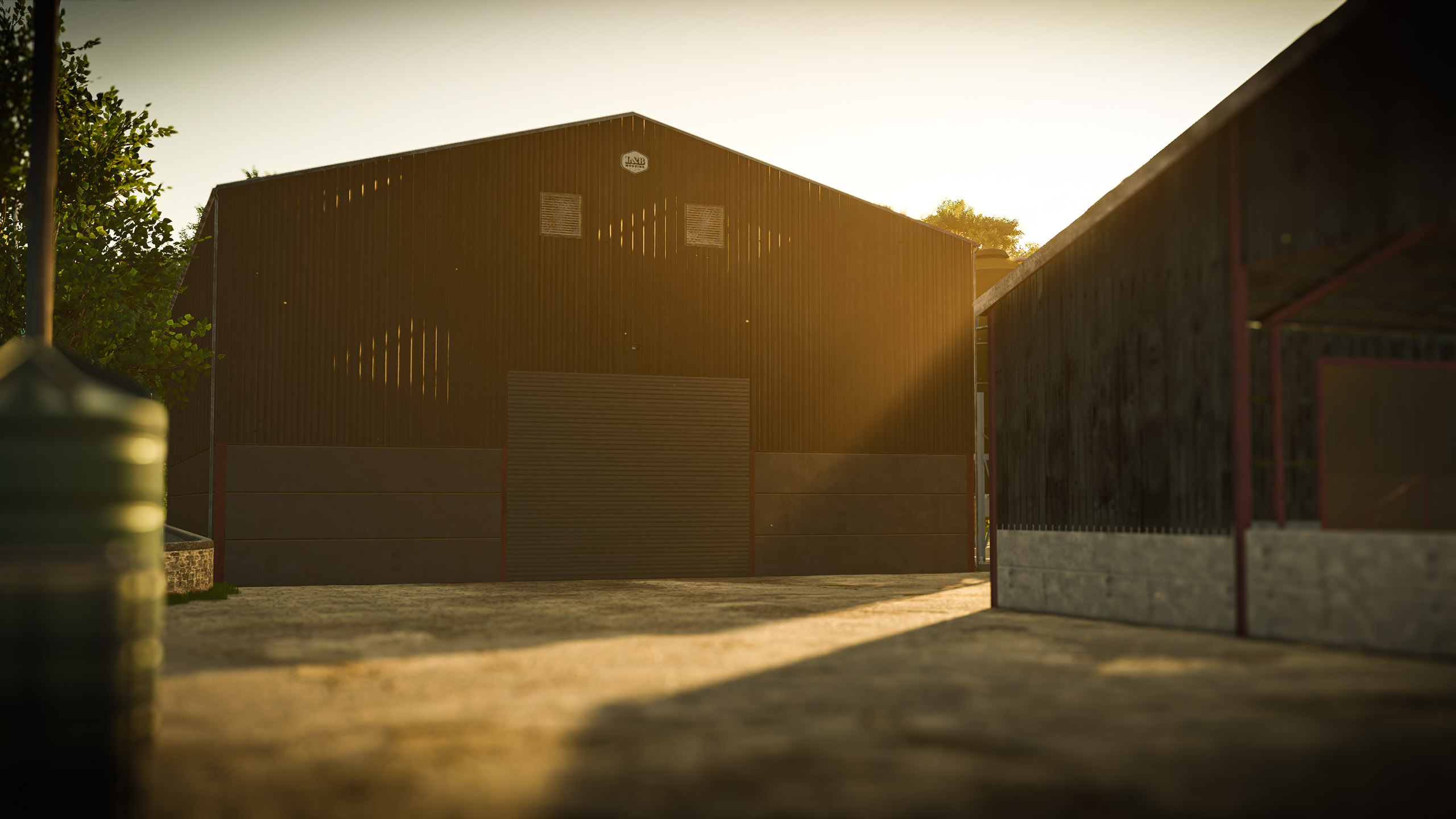 Screenshot 3 for FS25 UK Grain and Machinery Shed - V2