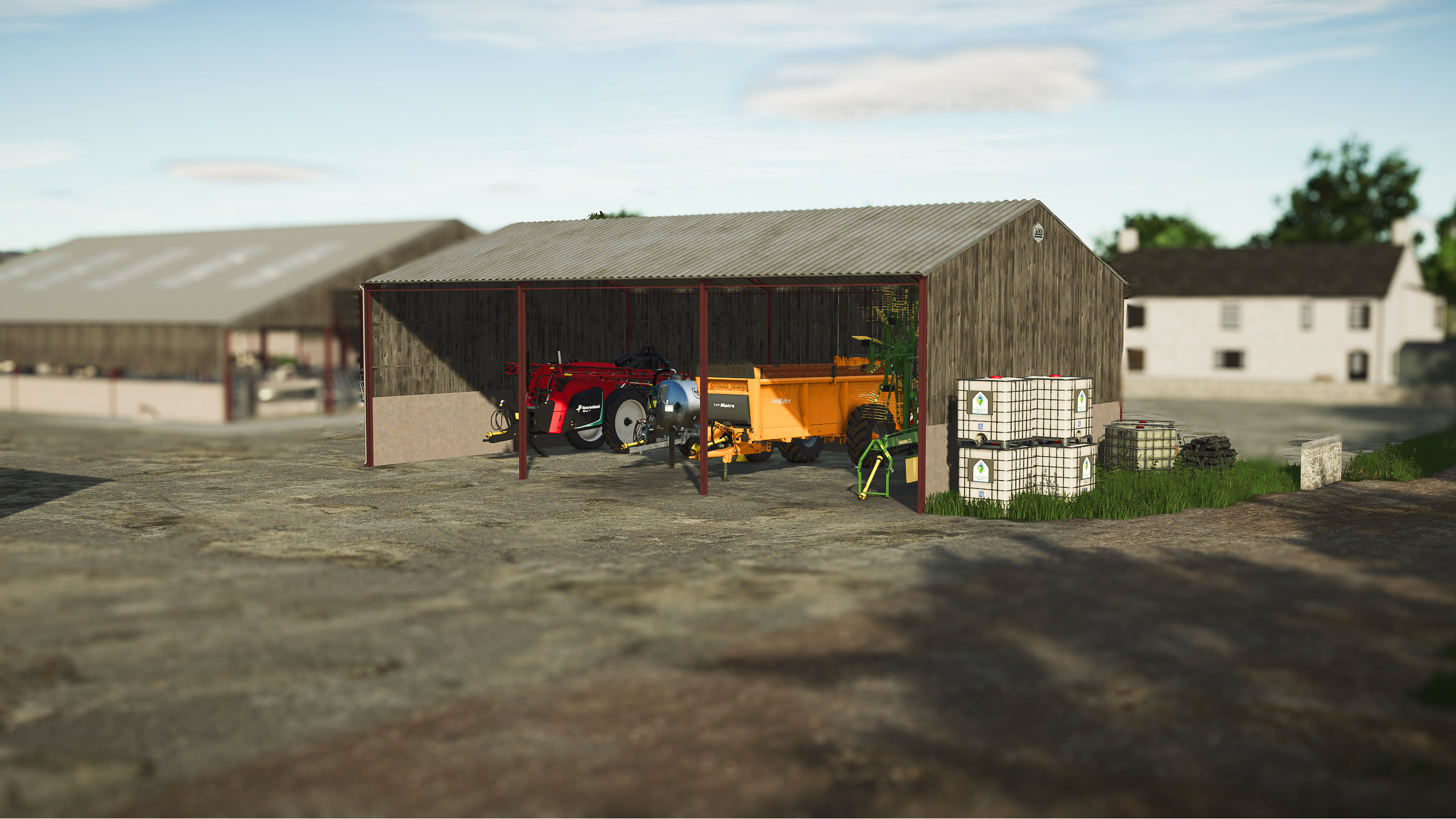 Screenshot 2 for FS25 UK Small Machinery Shed