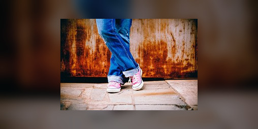 Cover image for Tales of teens. Chapter 1: Getting to the party