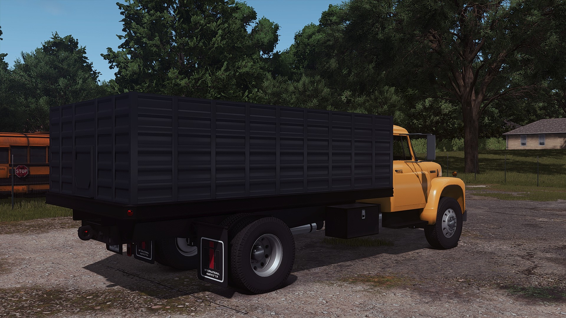 Screenshot 4 for FS25 1965 IH Loadstar 1600 Grain Truck