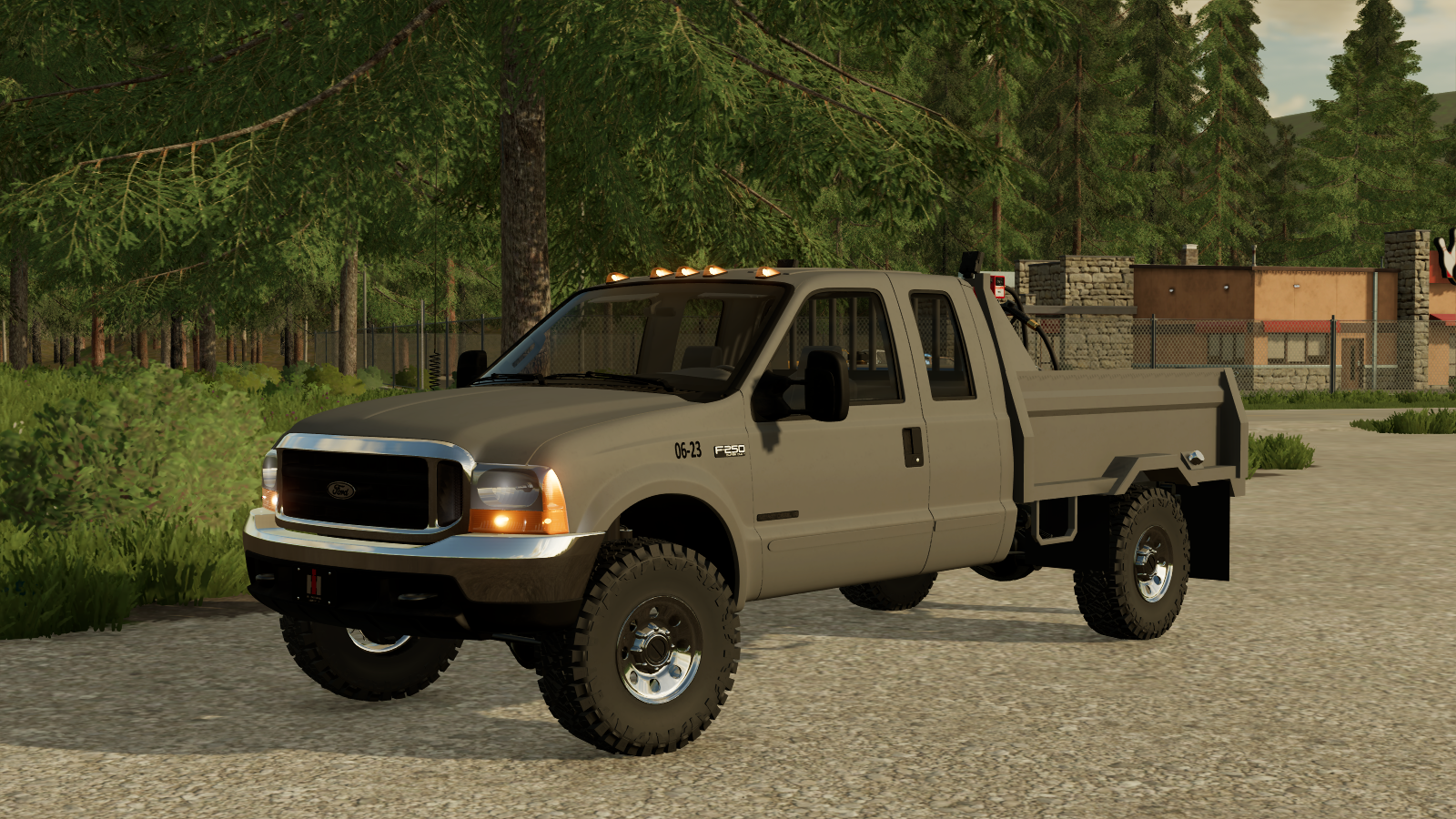 Screenshot 3 for FS22 Late '90s Logging Crummies