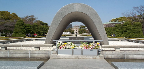 Cover image for HIROSHIMA 2016: S.H. Visits Japan