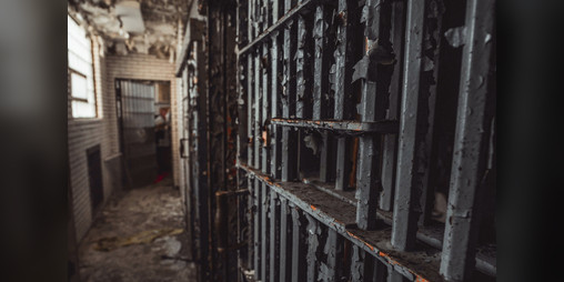 Cover image for The Great Escape: A Text Adventure of Prison Break
