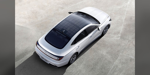 Cover image for Coches con placas solares