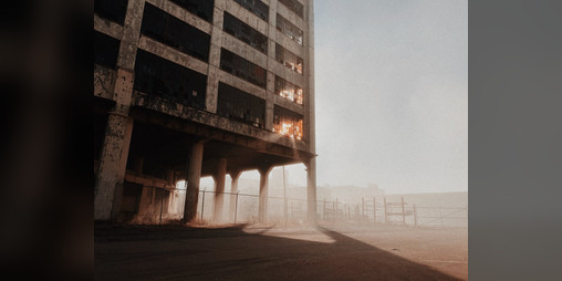 Cover image for Navigator
