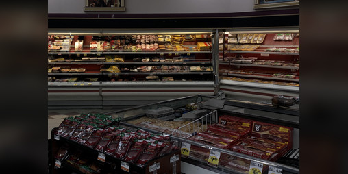 Cover image for Between Grocers