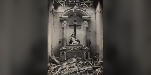 Cover image for Alone When the World Ended