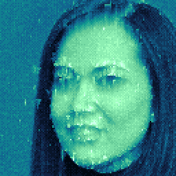 Image de femme aux cheveux raides avec effet de feu bleu avec ImgFire