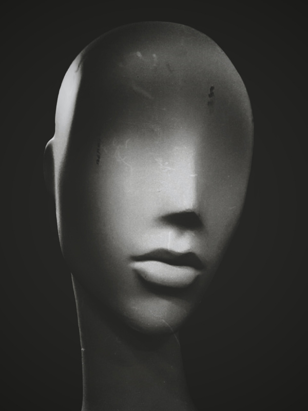 Faceless mannequin original image