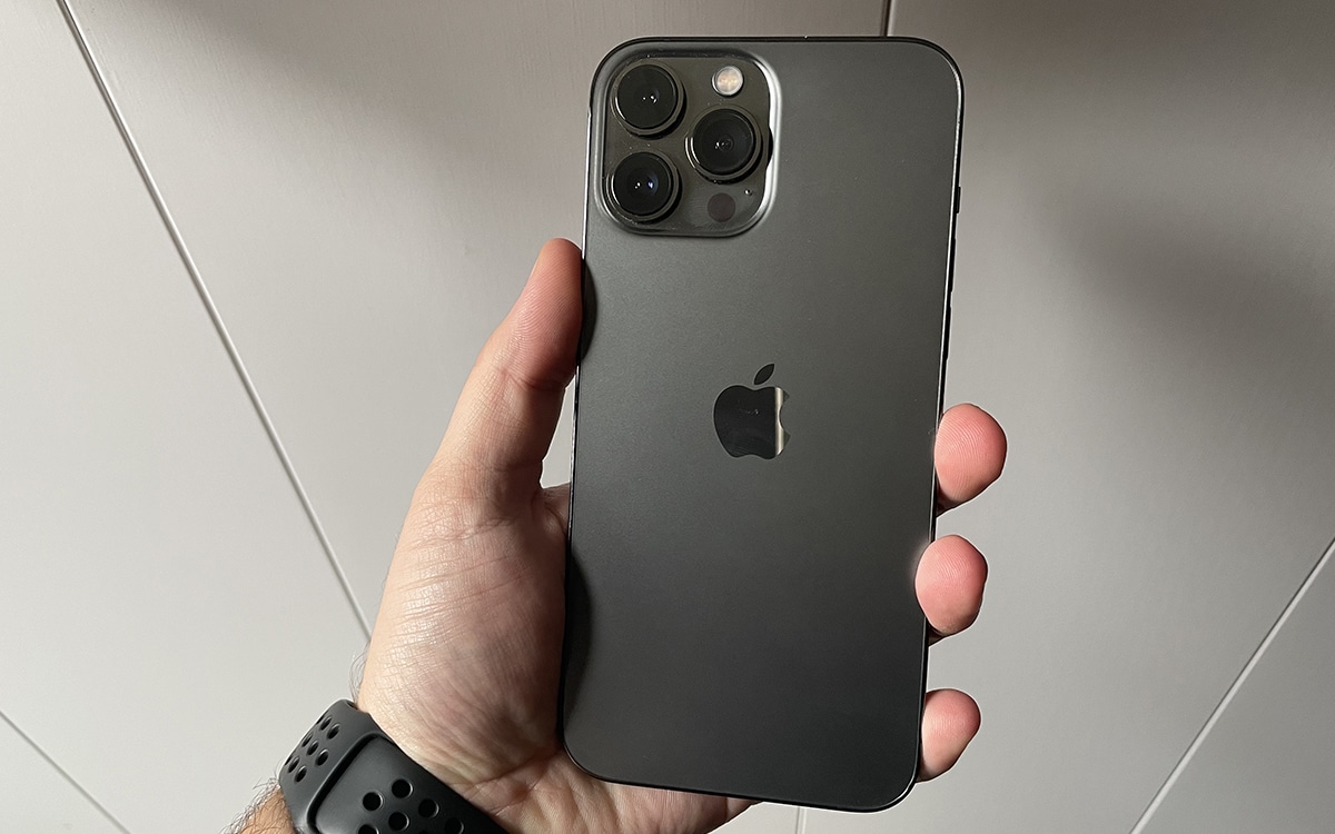 Cover image for WIN A BRAND NEW IPHONE BY WINNING POINTS