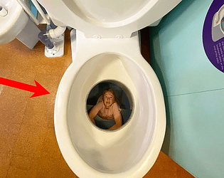 go to toilet (game made as a joke when I was in vc with friends)
